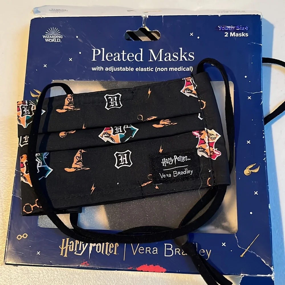 Harry Potter  2 piece pleated masks by Vera Bradley black print & solid in box